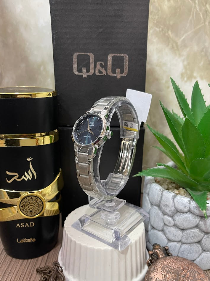RELOJ QYQ DAMA PLATEADO ESFERA AZUL CON DETALLES