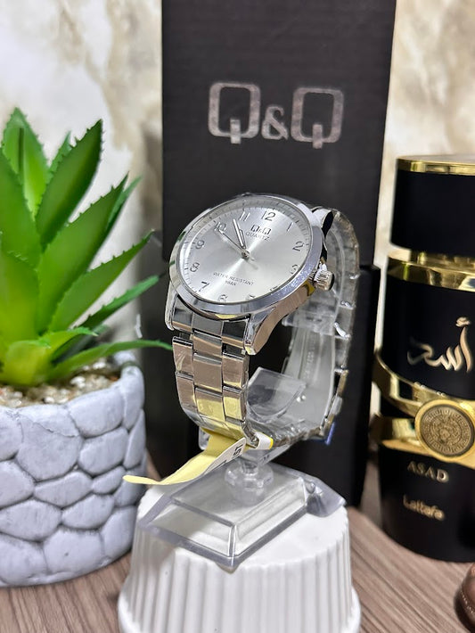 Q&Q METALICO PLATEADO ESFERA PLATEADA