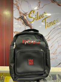 BOLSO MORRAL BOSS HUGO NEGRO LETRAS ROJO BLANCO