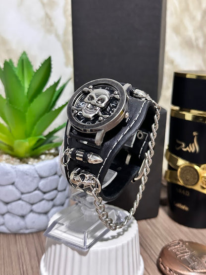 RELOJ CARABELA GOTICO TIPO CUERO- VARIOS