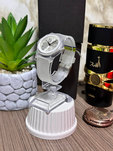 Reloj Plateado Manilla Transparente Variados