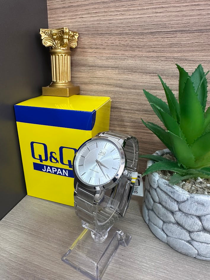 RELOJ QYQ PLATEADO FONDO PLATEADO