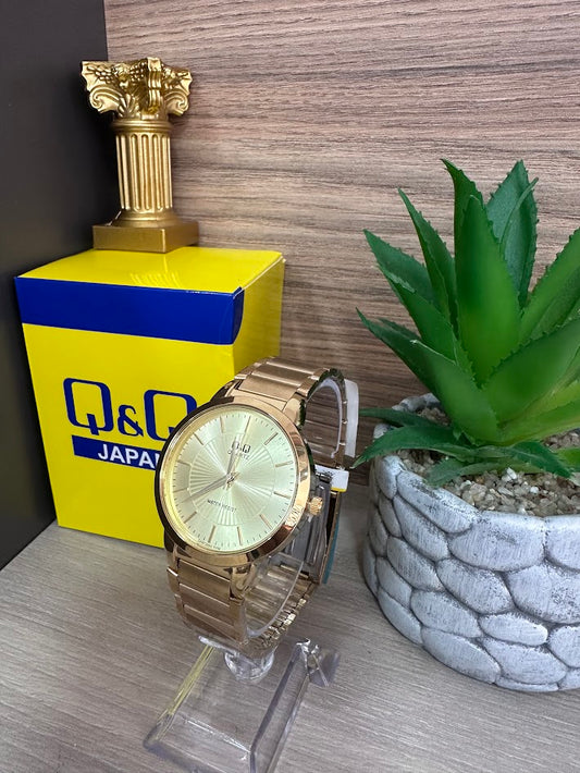 RELOJ QYQ CABALLERO DORADO FONDO DORADO DETALLES DORADOS