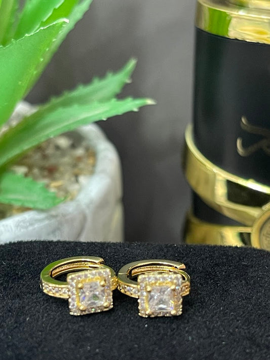 ARGOLLAS EN ORO LAMINADO LISA 1/2 CAÑA
