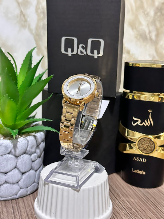 QYQ DORADO CON BORDE ESCARCHADO CON ESFERA BLANCA