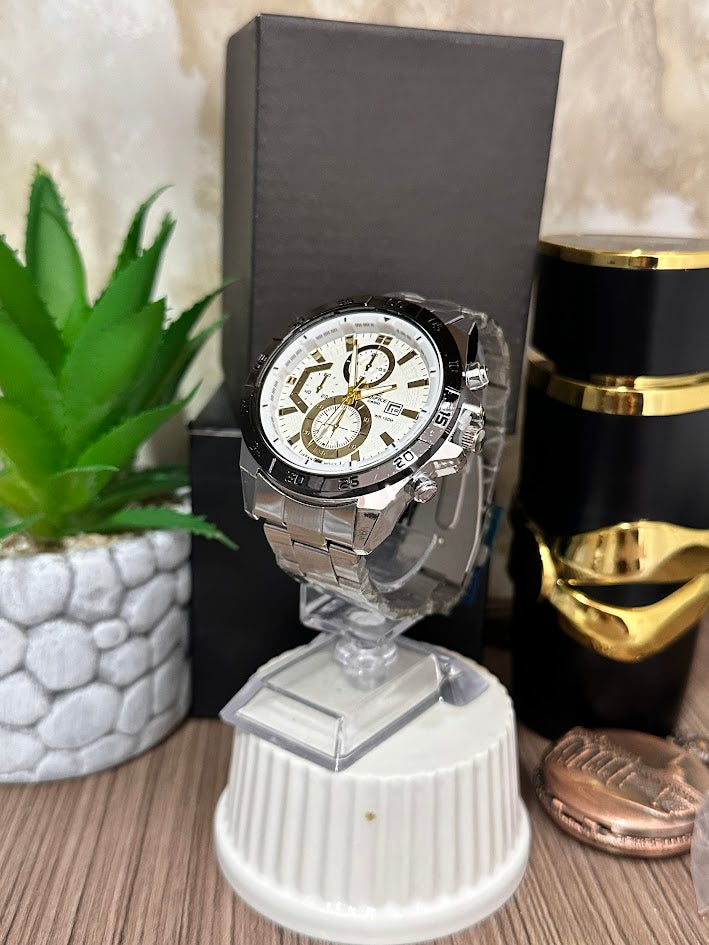 CASIO EDIFICE PLATEADO ESFERA BLANCA NUMEROS DORADOS CON CALENDARIO