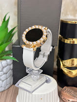 RELOJ DORADO BORDE PERLAS MANILLA DE SILICONA BLANCA