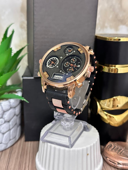 DIESEL DORADO ESFERA NEGRA MANILLA DE SILICONA NEGRA