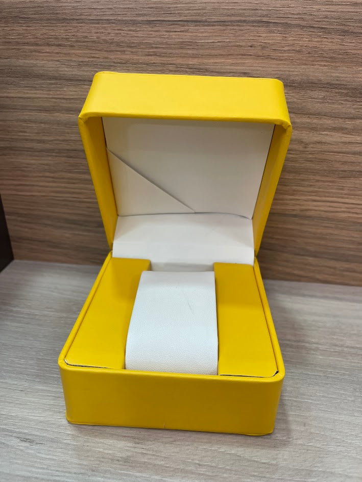 CAJA ESTILO COFRE INVICTA DE LUJO