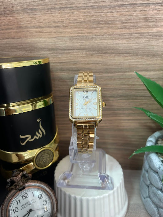 RELOJ QYQ DAMA CUADRADO DORADO