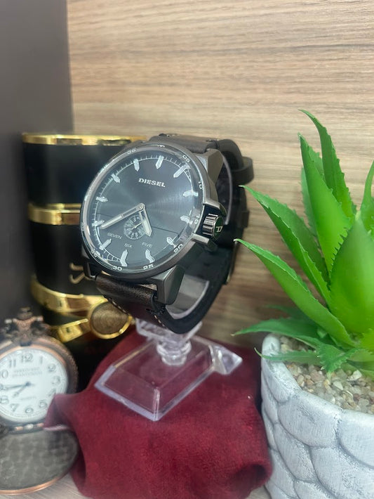 RELOJ DIESSEL NEGRO ESFERA NEGRA MANILLA CAFE OSCURO