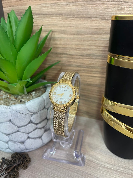 RELOJ LIMITED DAMA DORADO REDONDO DETALLES EN PIEDRAS