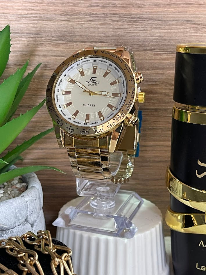 RELOJ CASIO EDIFICE DORADO FONDO BLANCO