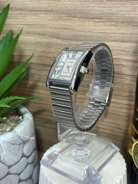 RELOJ DAMA PLATEADO RECTANGULAR
