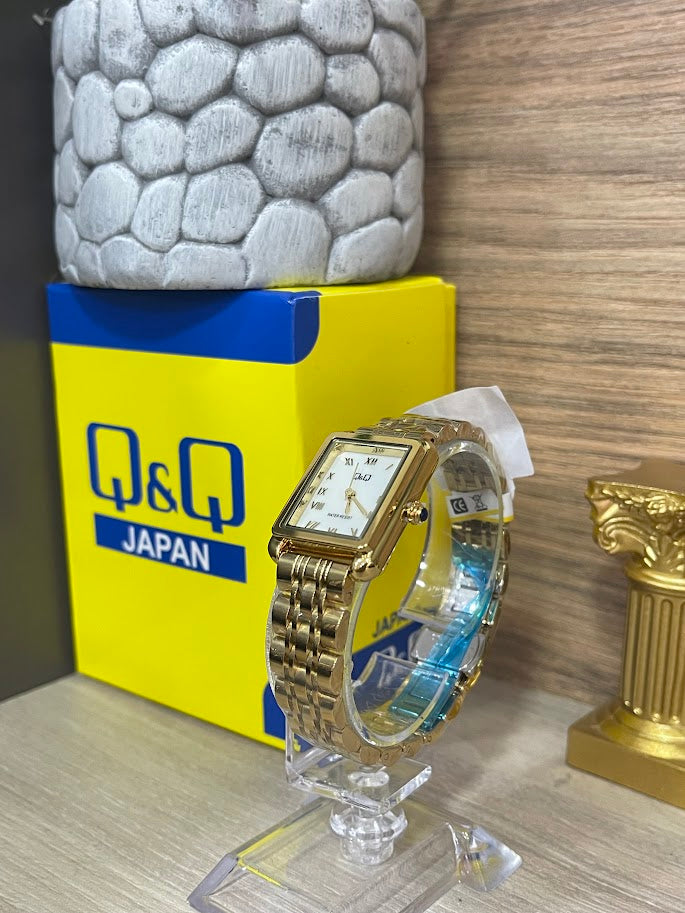 RELOJ QYQ DAMA RECTANGULAR NUMEROS ROMANOS