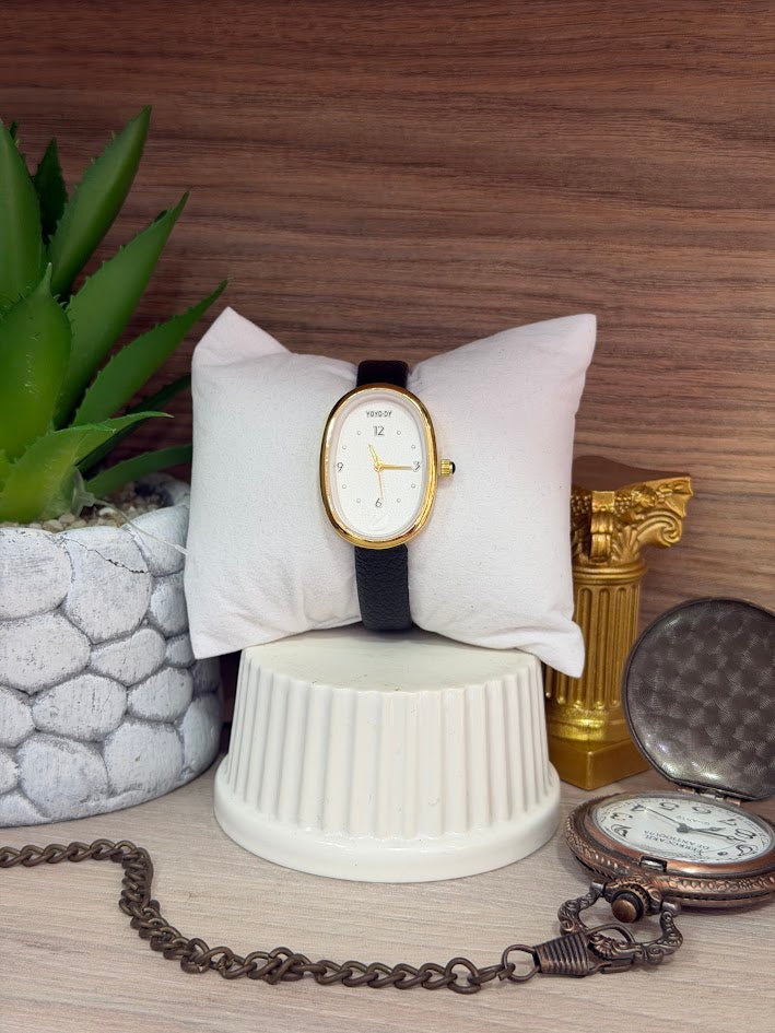 RELOJ DAMA OBALO DORADO ESFERA BLANCA MANILLA CUEROTEC NEGRA