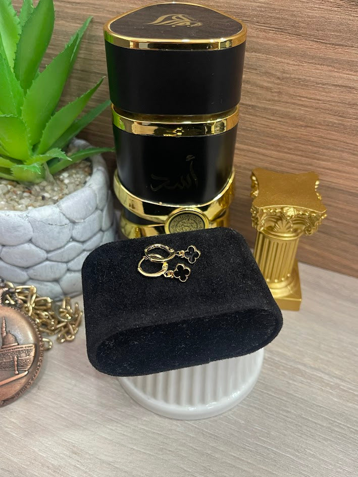 ARETE HUGIES DIJE TREBOL 6MM ORO LAMINADO