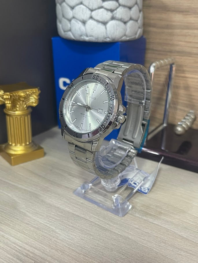 RELOJ CASIO PLATEADO DETALLES EN ARO