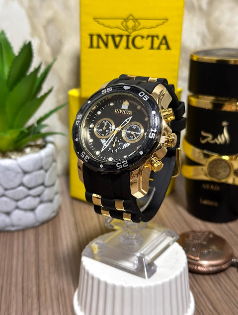 Invicta Dorado Esfera Negra Manilla Silicona Negra V5