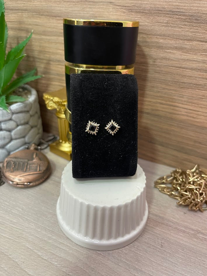 TOPO CUADRO PIEDRA BORDE CIRCON 7MM ORO LAMINADO