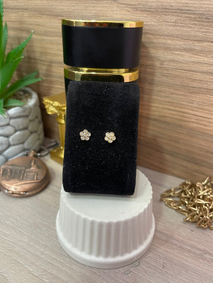 TOPO FLOR BISEL 6MM ORO LAMINDO