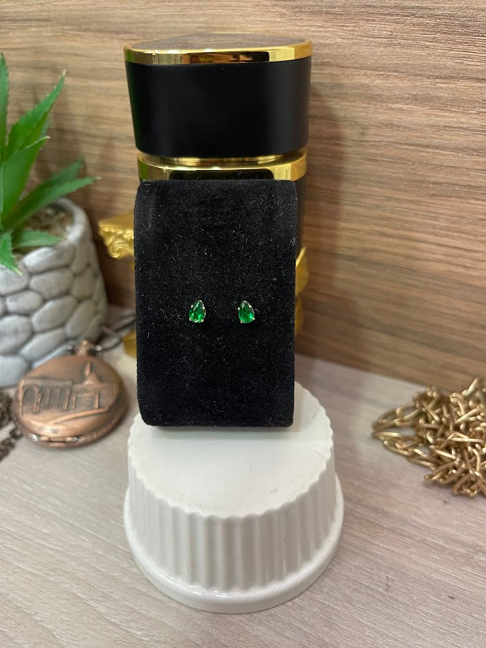 TOPO GOTA VERDE 4X6MM ORO LAMINADO