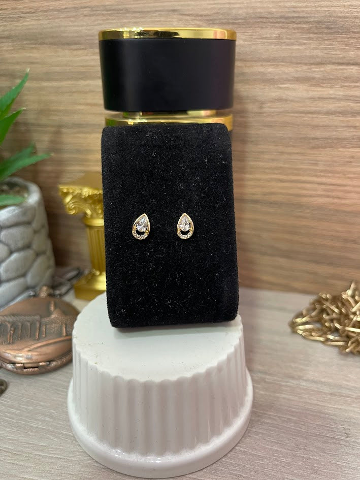 TOPO GOTA PIEDRA LADO CIRCON ORO LAMINADO