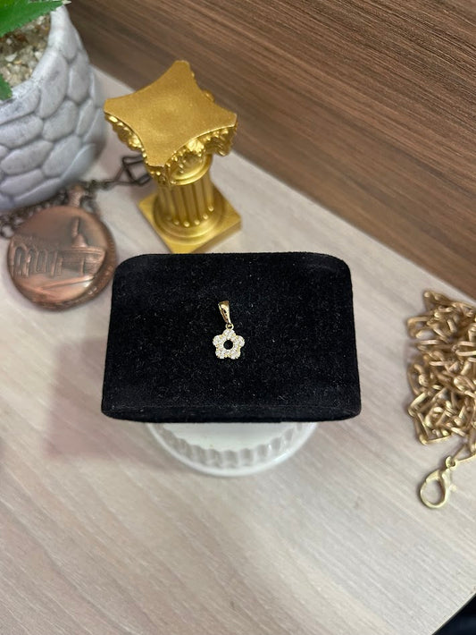 DIJE FLOR MICROCIRCON 8X15MM ORO LAMINADO