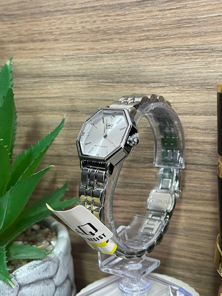 RELOJ QYQ DAMA PLATEADO OCTAGONAL