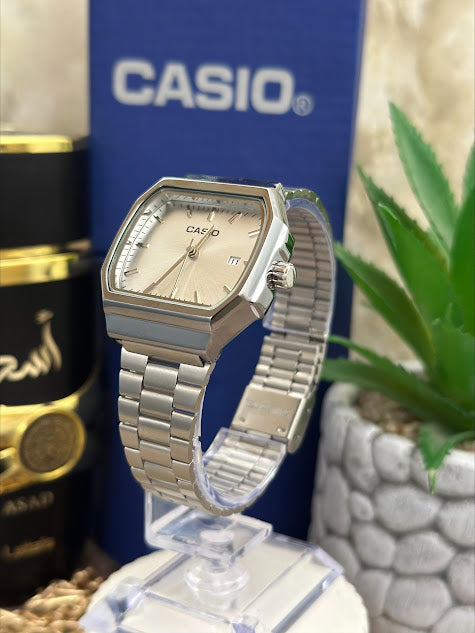Casio Dama Cuadrado Plateado