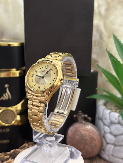 QYQ DAMA DORADO FONDO BEISH NUMEROS NEGROS