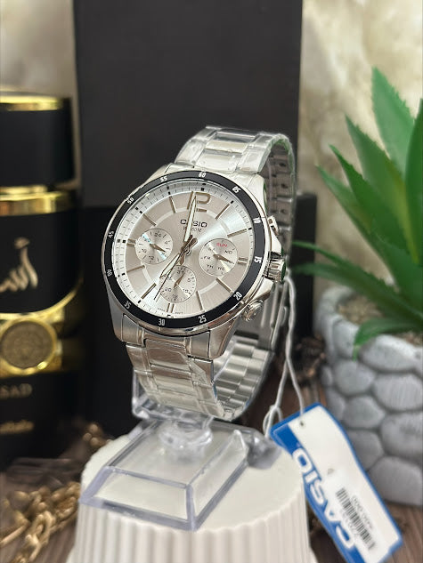 CASIO PLATEADO FONDO PLATEADO BORDE NEGRO