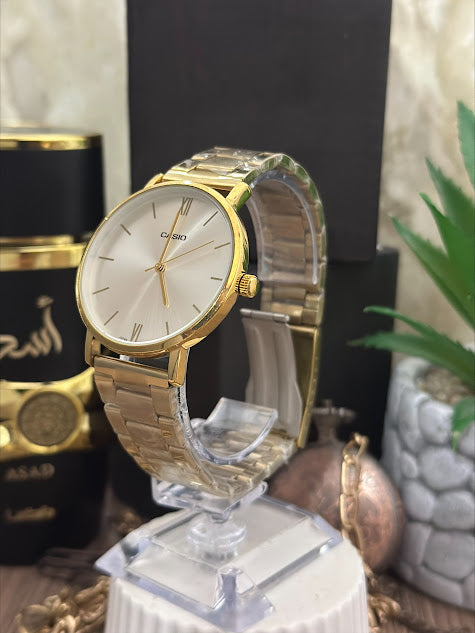 CASIO DORADO FONDO PLATEADO