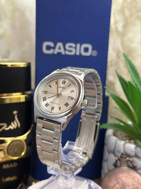 CASIO PLATEADO ESFERA BLANCA NUMERO ROMANOS